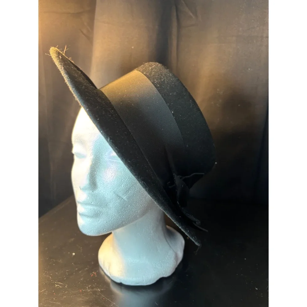 Vintage Black 100% Wool Boater Hat Made in USA Grosgrain Ribbon Bow WPL 4384